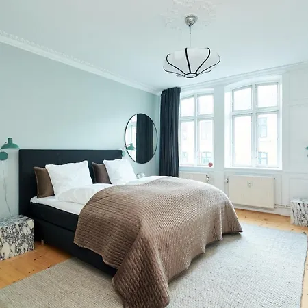Apartment Large Modern By Meat Packing District In *