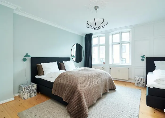 Apartment Large Modern By Meat Packing District In *